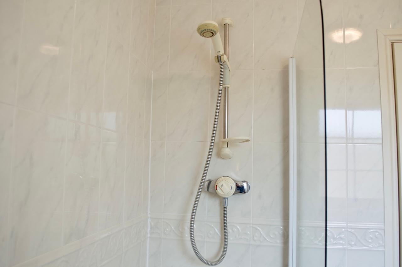Bright 1 Bedroom In Appartement *